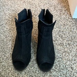 Black peep toe heels